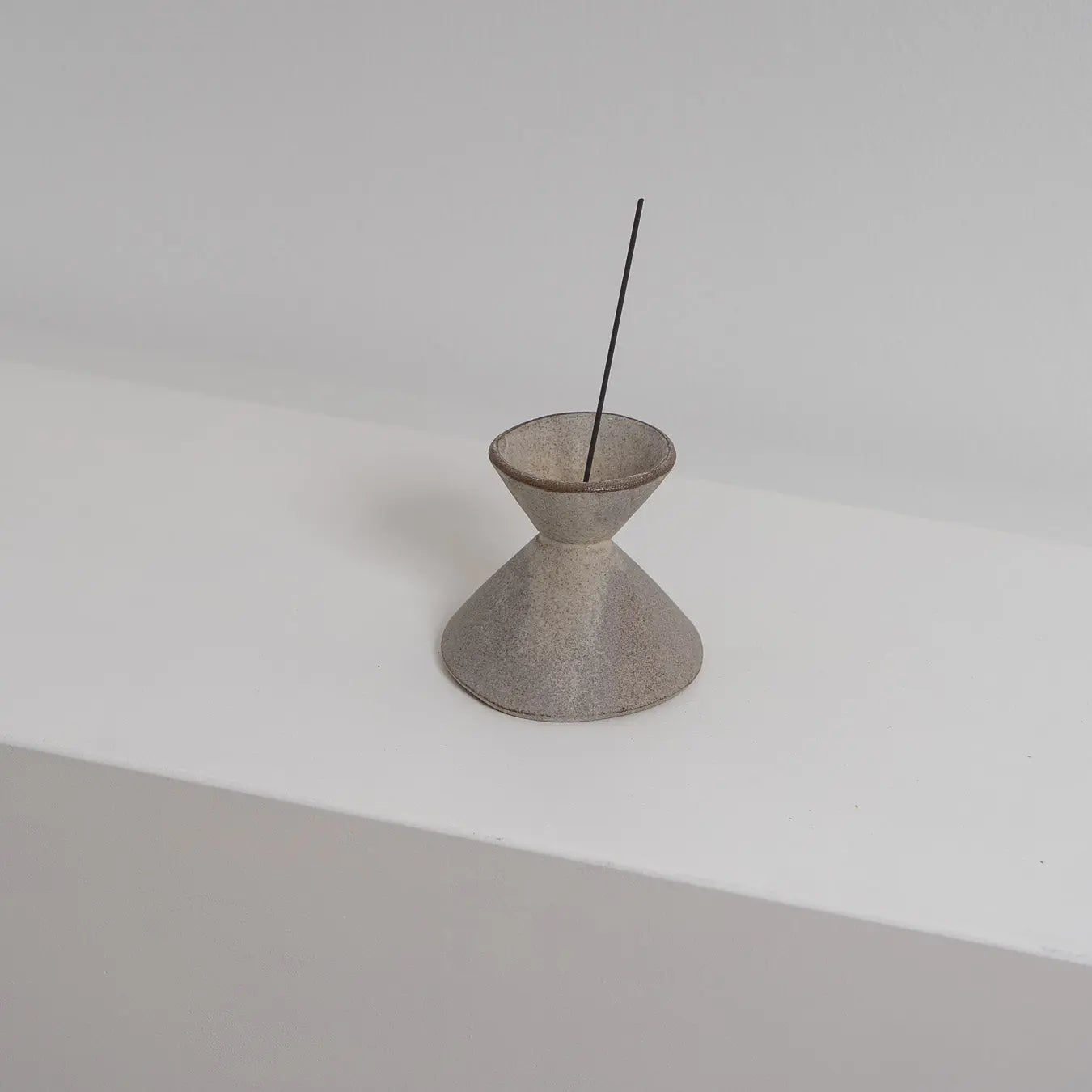 KONO (Zwei-Wege-Kegel: Stäbchen und Räucherkegel) - OBAstudios