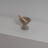 KONO (Zwei-Wege-Kegel: Stäbchen und Räucherkegel)