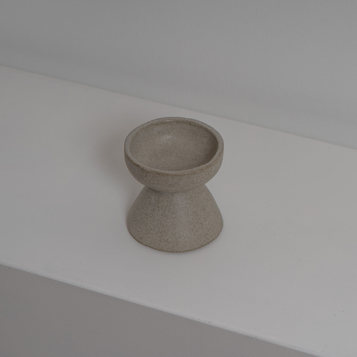 KONO (Zwei-Wege-Kegel: Stäbchen und Räucherkegel)