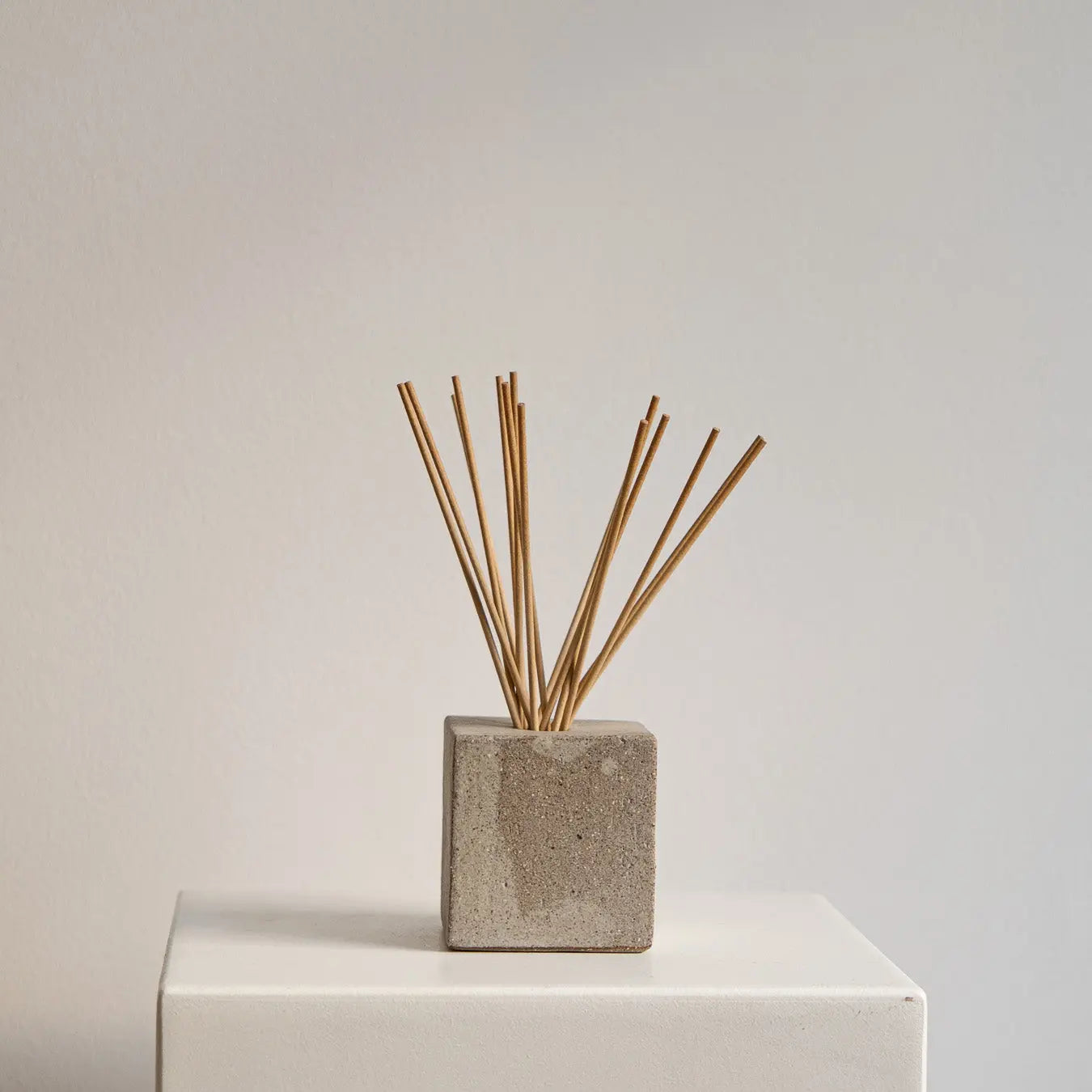 QUO - Stäbchendiffuser mit Schale - OBAstudios