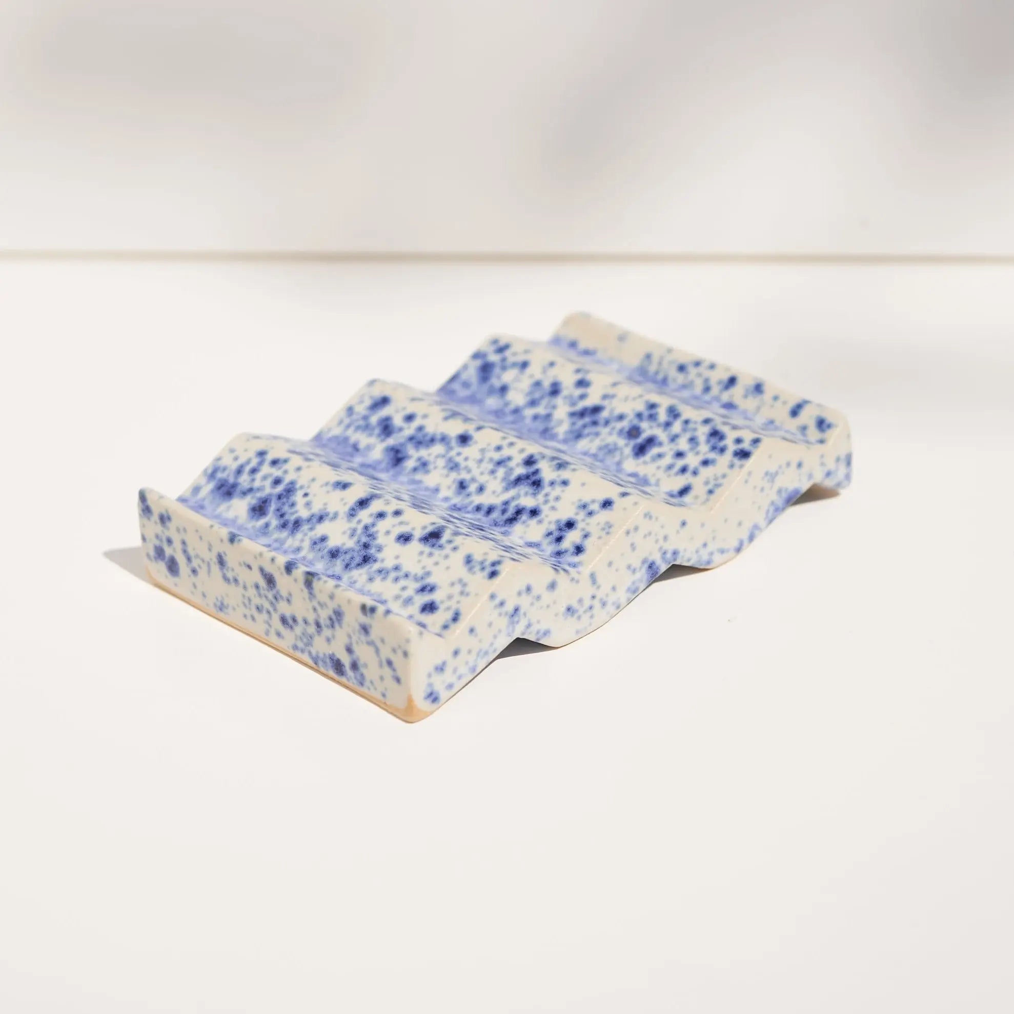 Farbe: blau weiß gesprenkelt