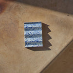 Farbe: blau weiss gesprenkelt