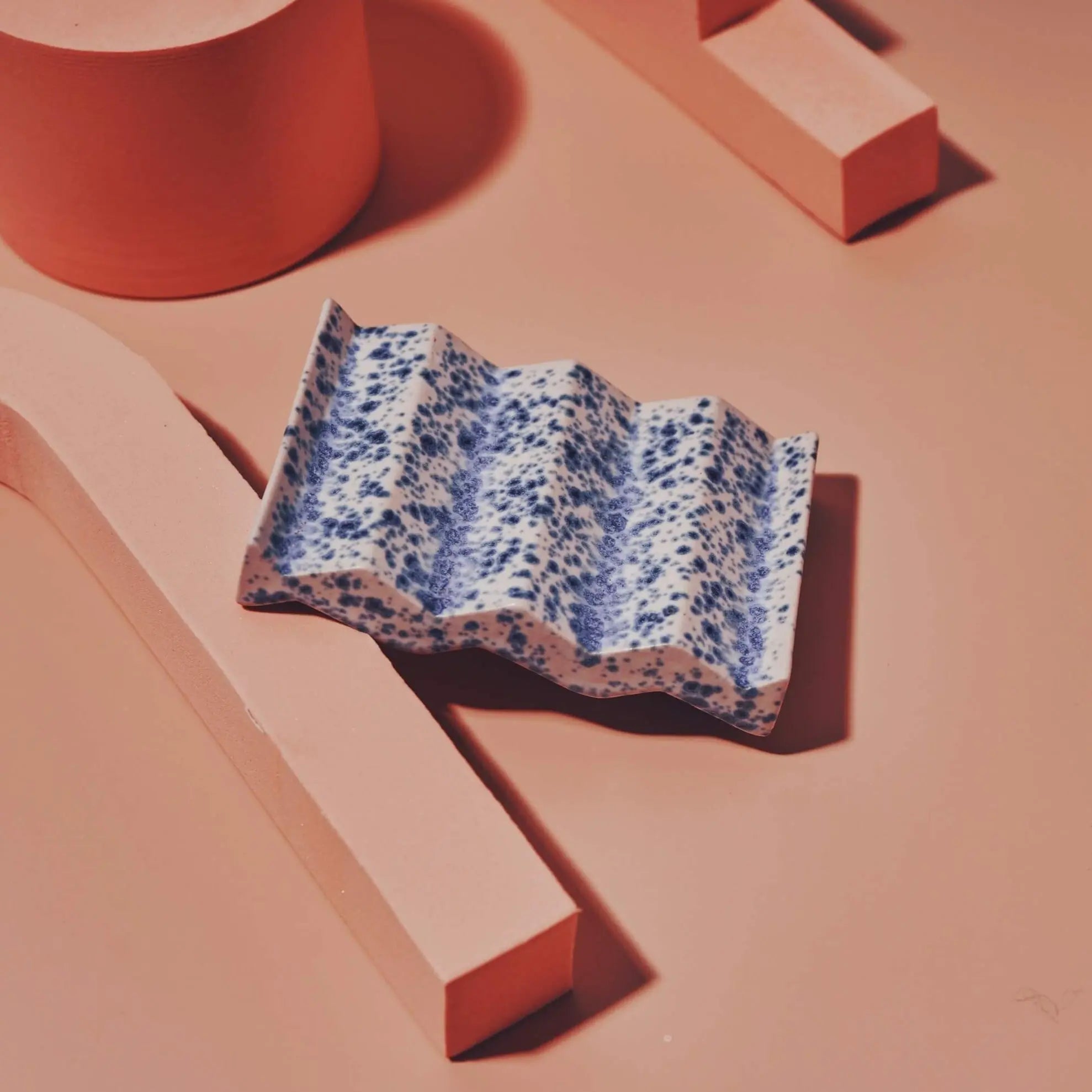 Farbe: blau weiß gesprenkelt